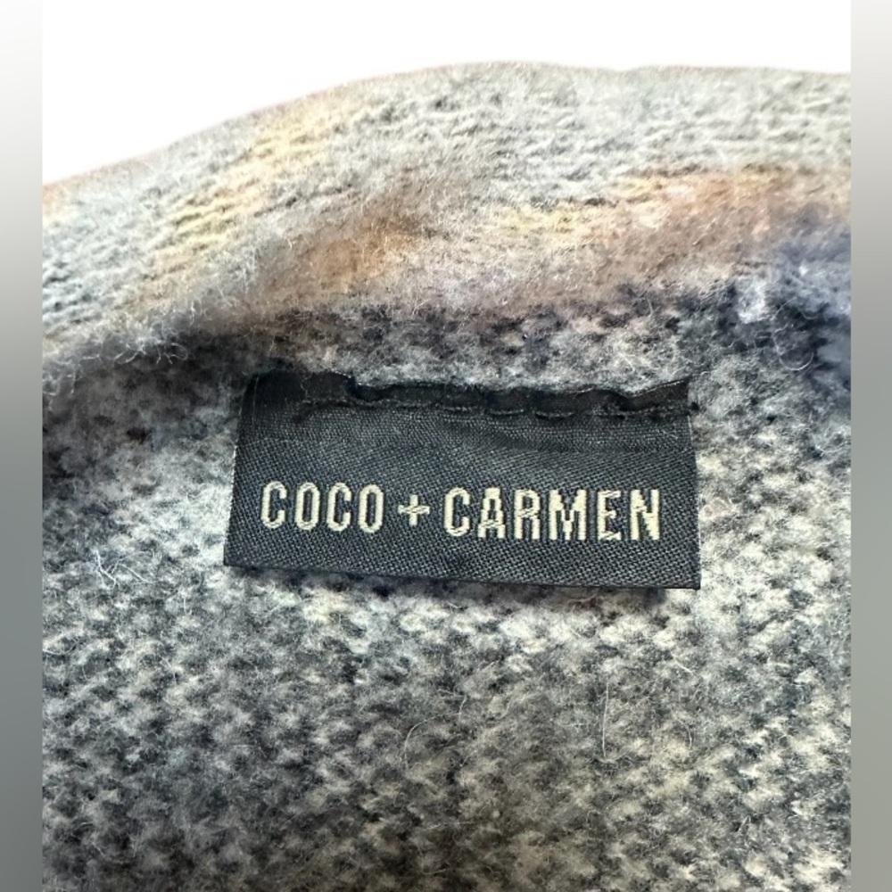 Coco+Carmen Oversized Floral Knit Open Front Poncho Cardigan w/Arm Holes. OS - Picture 3 of 6